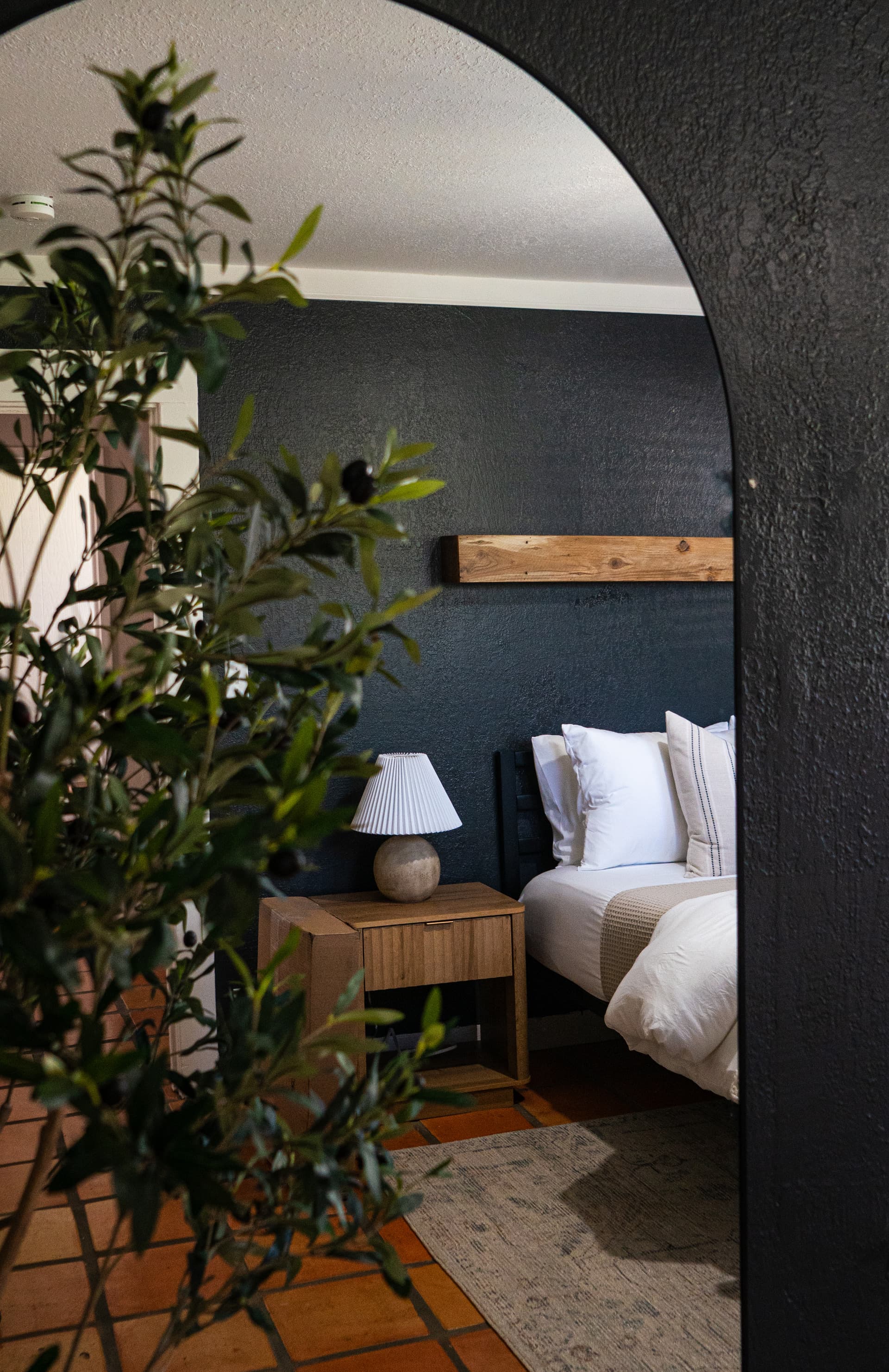 Sibley Haus Vintage-inspired bedroom